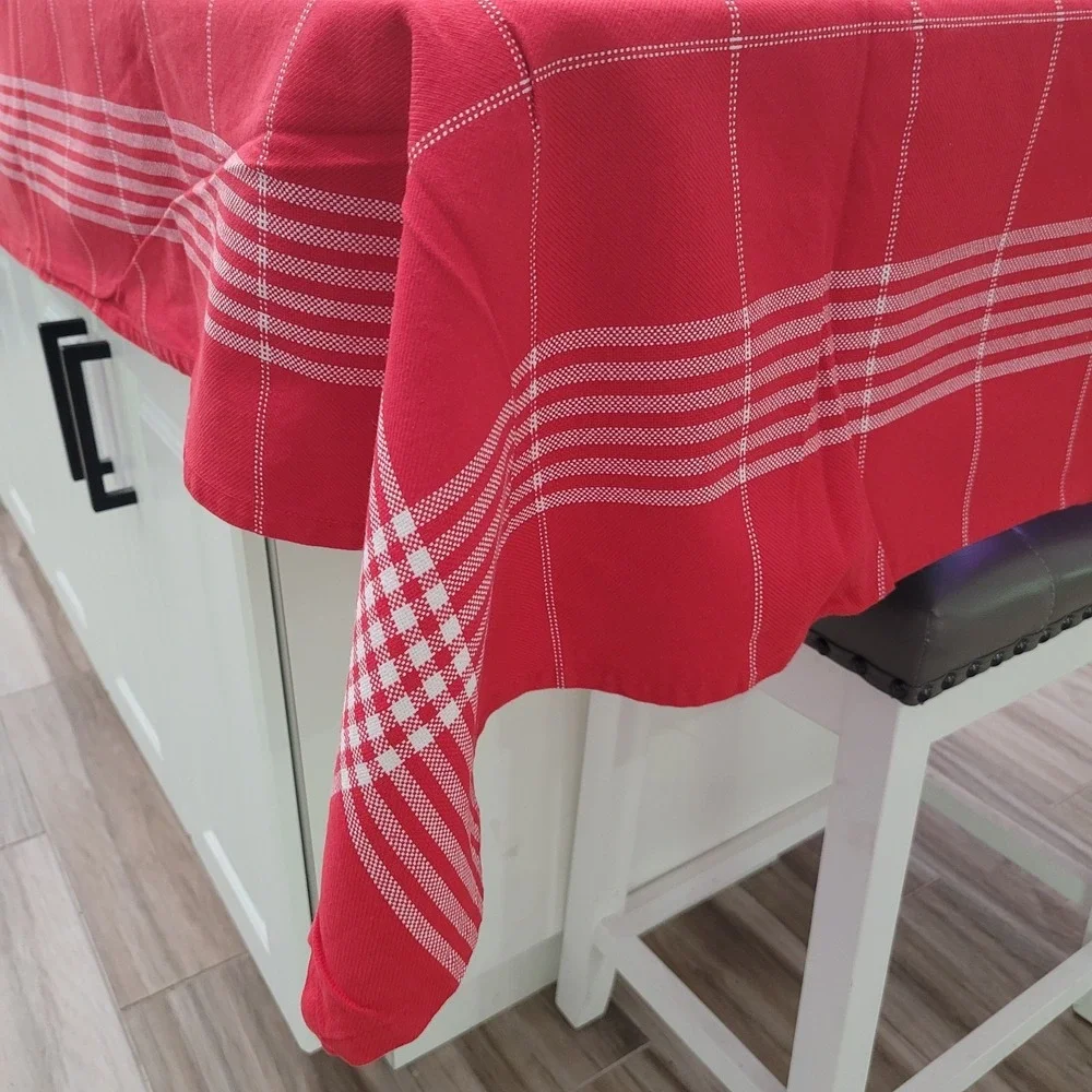 Williams Sonoma 70x90 Tablecloth w/ 4 Matching Napkins Red White Picnic Spring